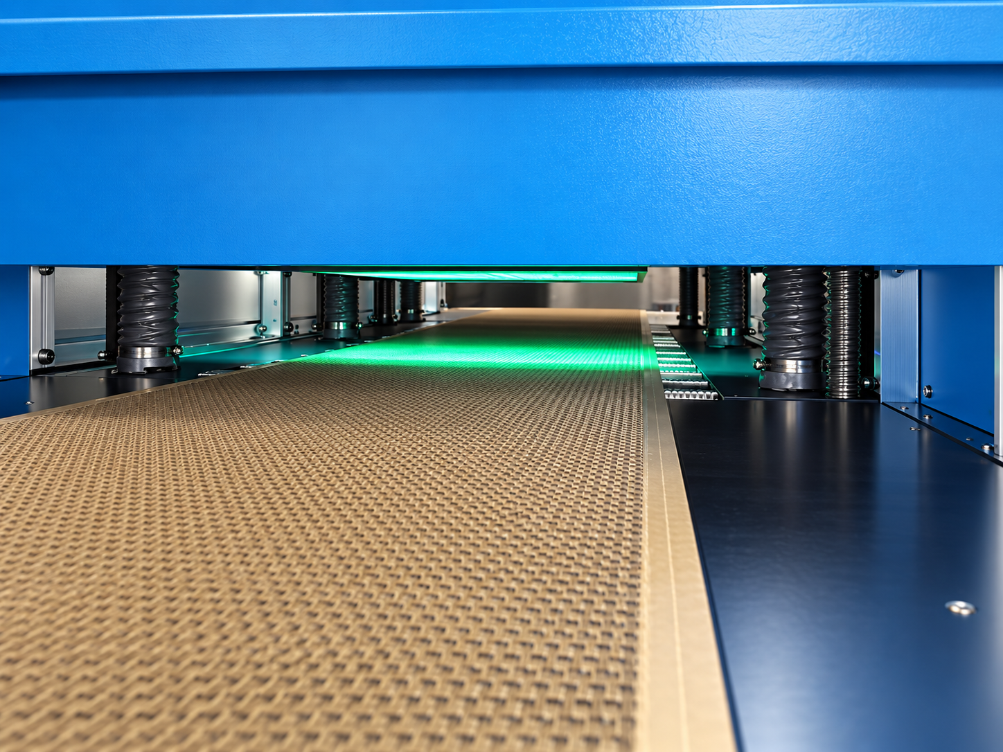 Zona di irraggiamento UV su linea industriale