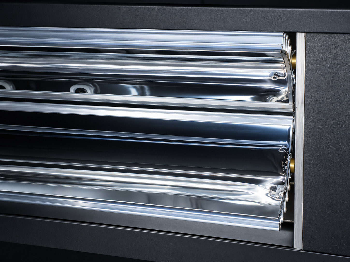 Dettaglio lampade UV e riflettori industriali