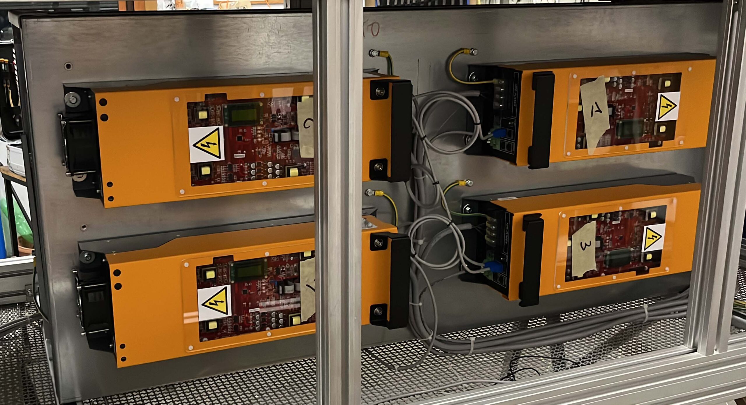 Integrazione di alimentatori elettronici per sistema UV ibrido