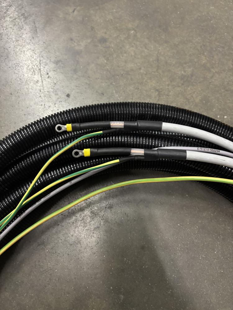 Terminals and sleeves of UV lamp cables prepared for shipment