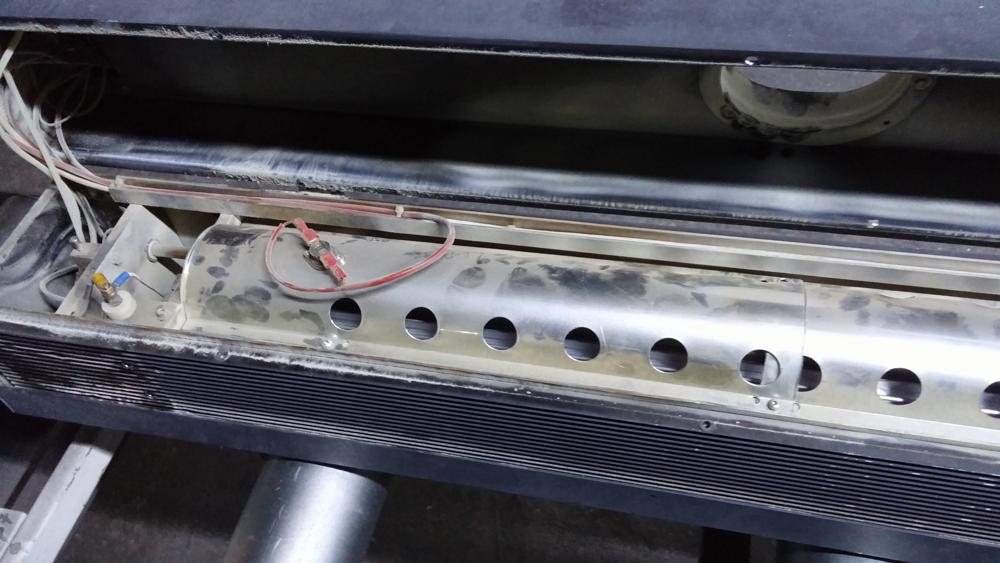 On-site technical service on a UV lamp housing