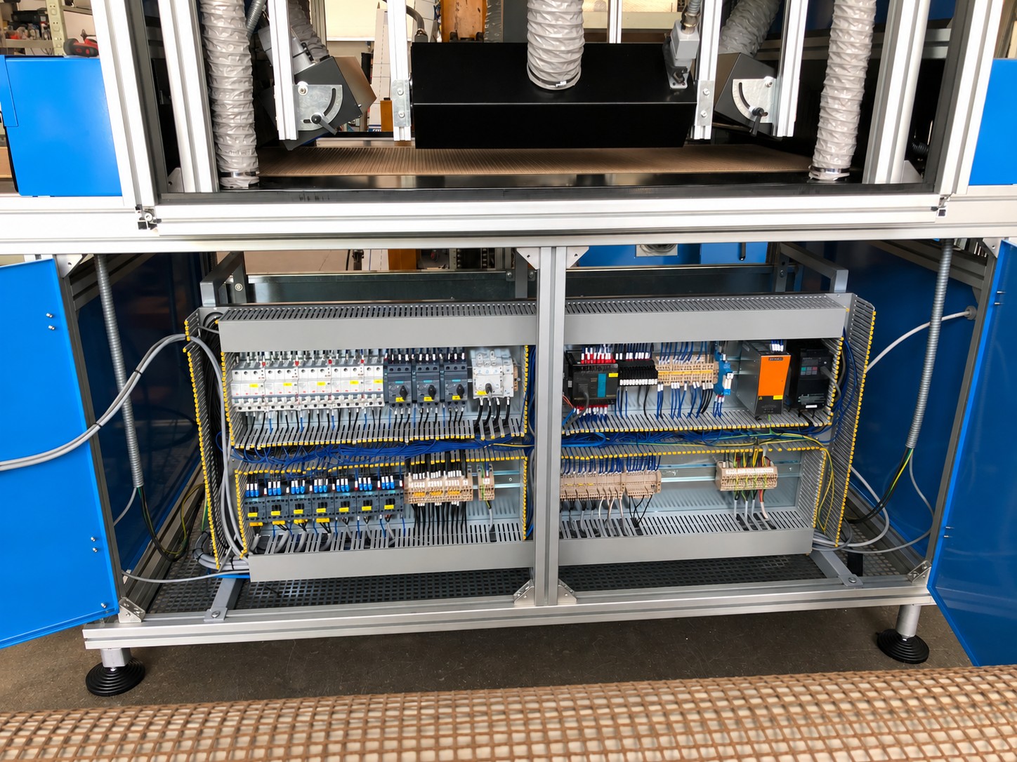 Alimentazioni e protezioni dedicate — Rotary UV4 Compact Electro Tecnology